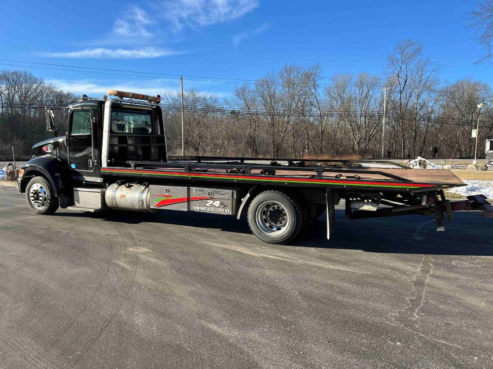 2010 Peterbilt (Key #5242) 4